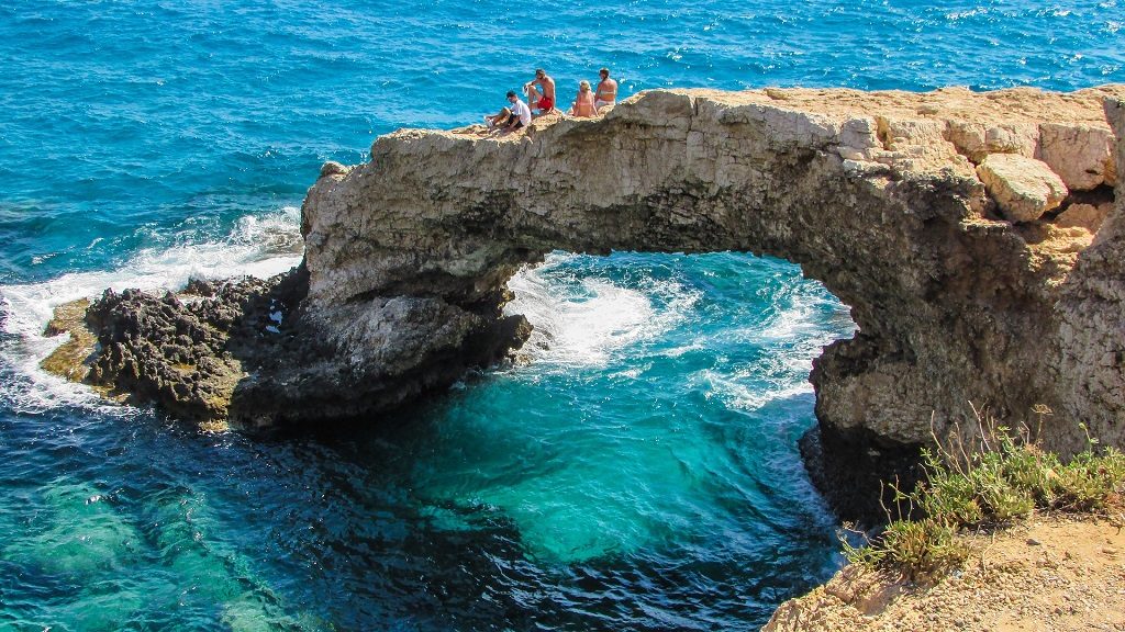 La plaja in Cipru, pe stanca