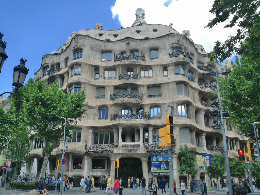 Obiective turistice Barcelona - La Pedrera