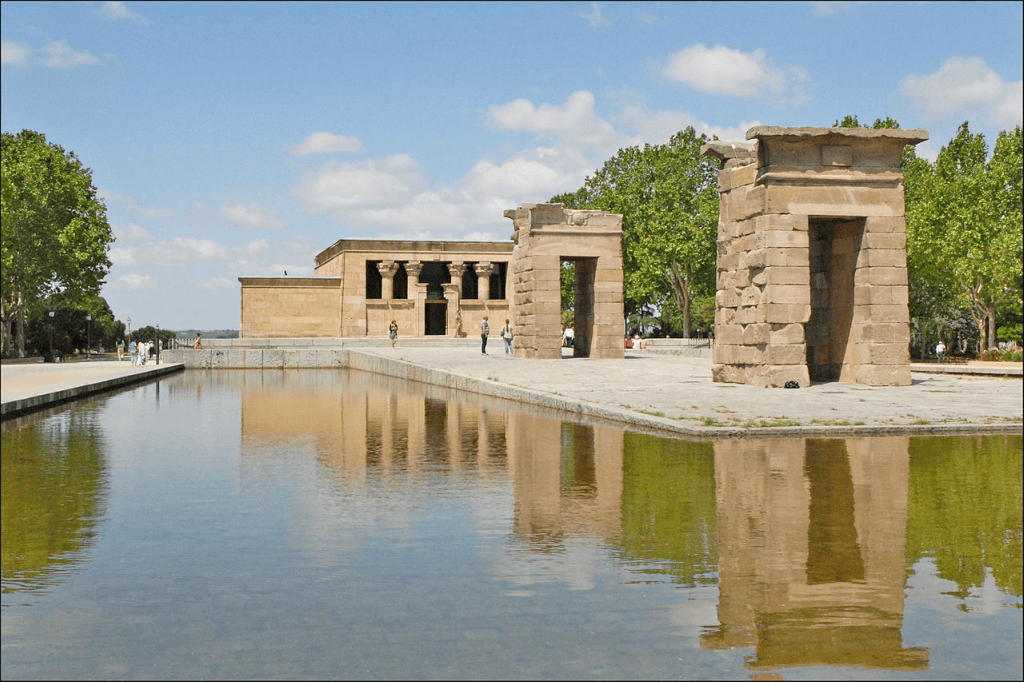 Obiective-turistice-Madrid---Templul-Debod