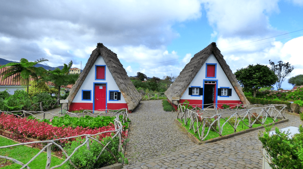 Sejur in Madeira - Casele de la Santana