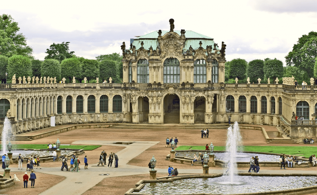 Obiective turistice Dresda - Palatul Zwinger