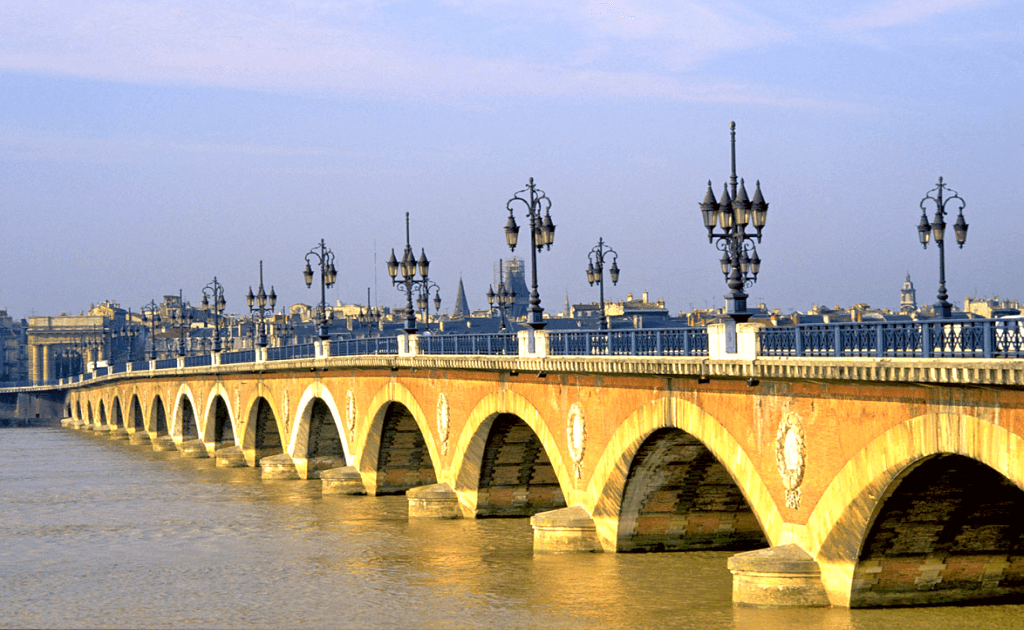 Obiective turistice Bordeaux - Point de Pierre