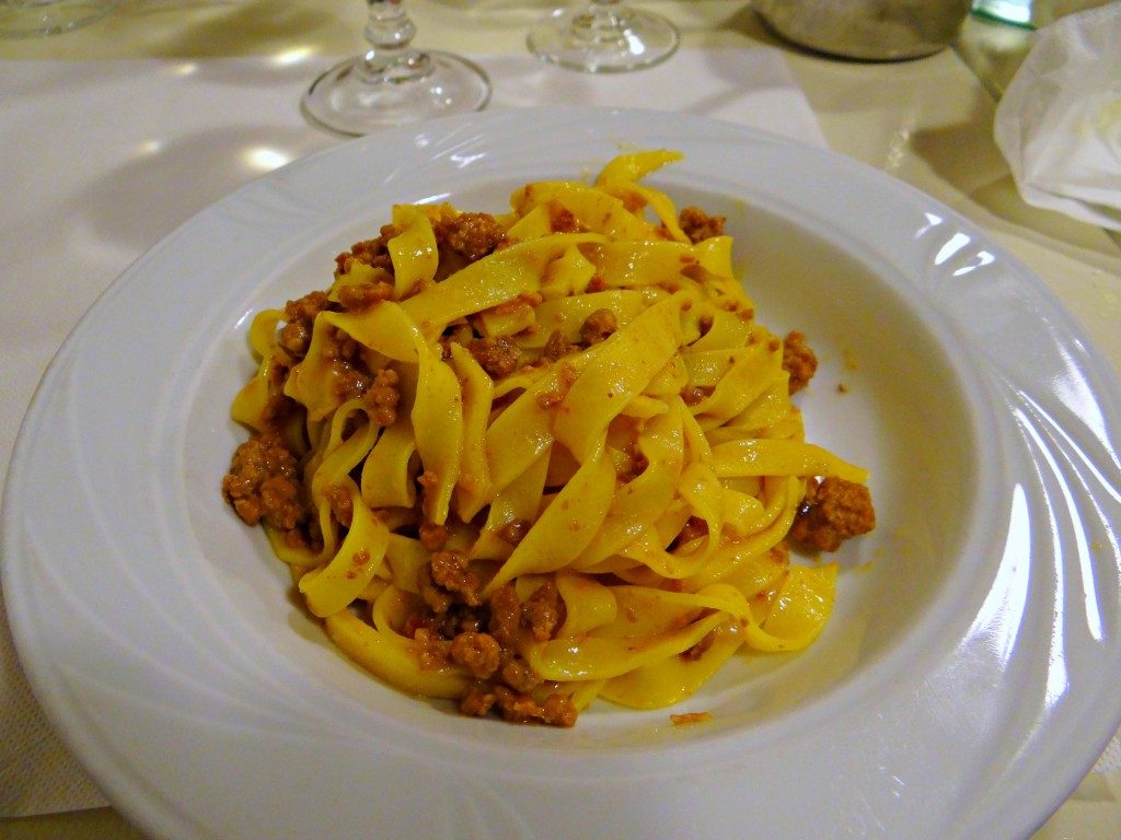 bologna-tagliatelle-al-ragu