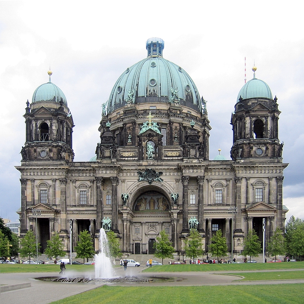 city break berlin-Domul este de departe cel mai impunator edificiu din insula muzeelor