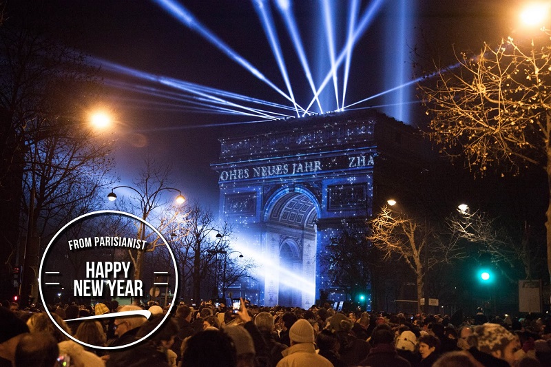 Revelion la Paris langa Arcul de Triumf