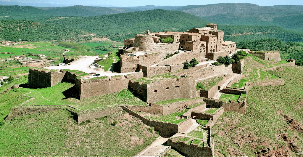 Castele Europa unde te poti caza - Parador de Cardona