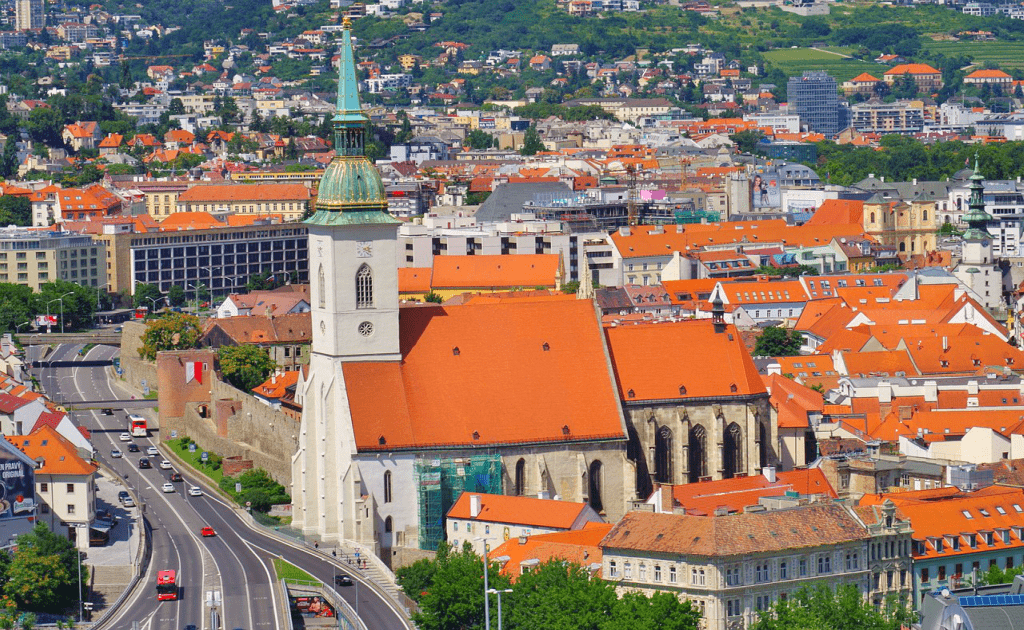 Obiective turistice Bratislava - Biserica Sf Martin