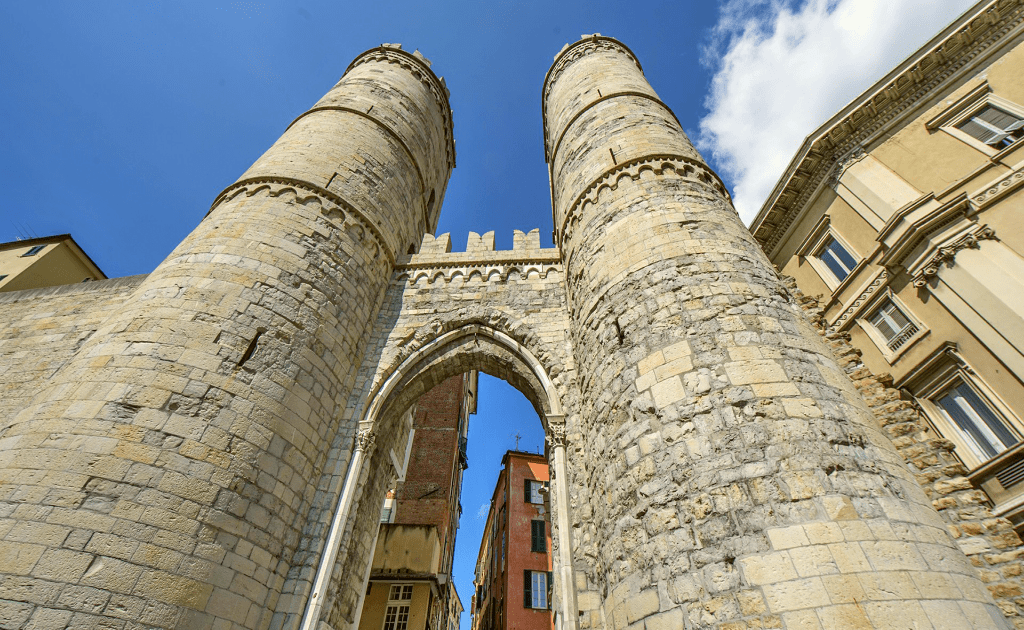 Obiective turistice Genova - Porta Soprana si Casa di Colombo