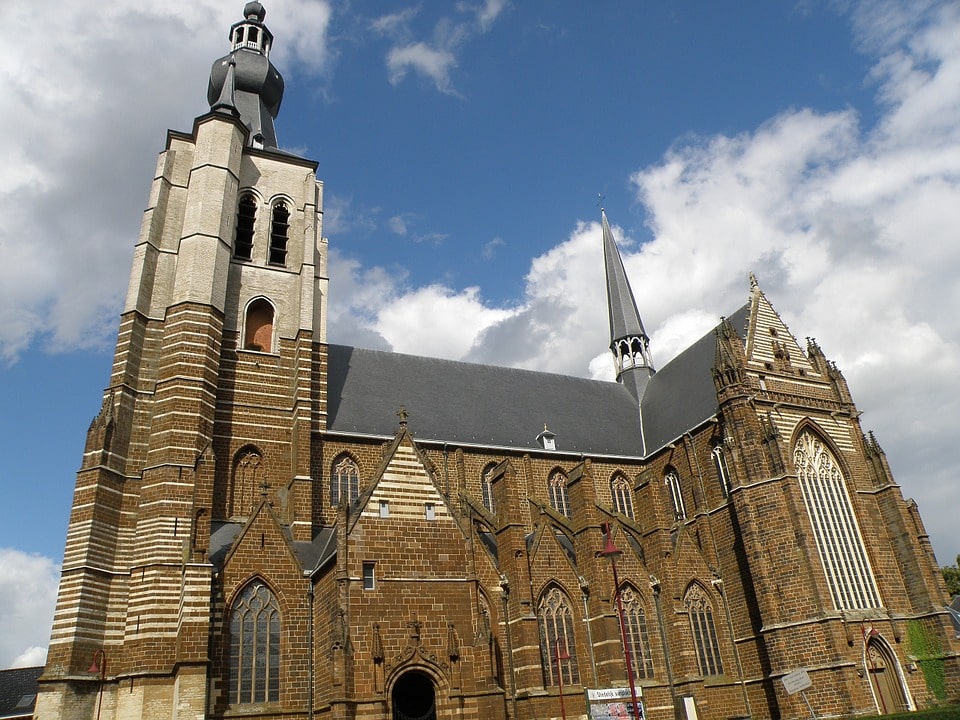 Obiective turistice Bruges - Biserica Fecioarei-min