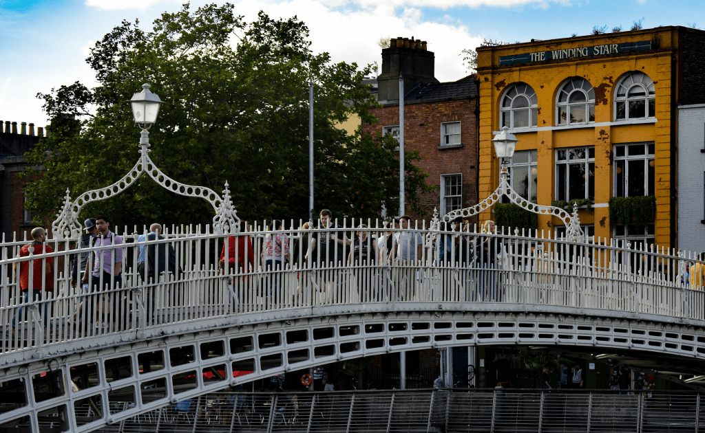 Obiective turistice Dublin - Podul Ha'penny